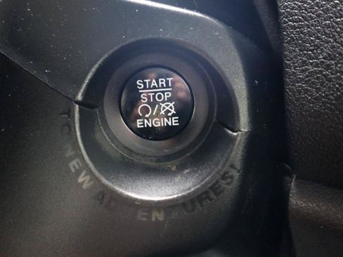 Used 2017 Jeep Renegade Altitude AWD/4WD image 66