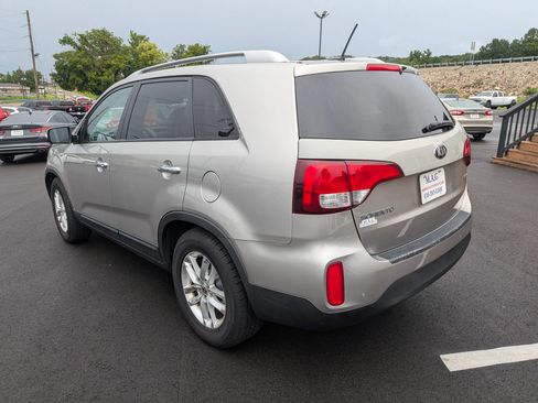 Used 2014 Kia Sorento LX FWD image 4