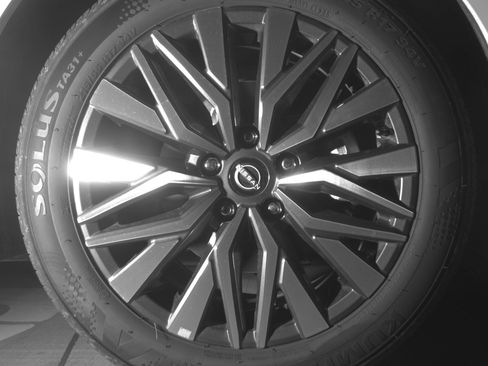 Used 2025 Nissan Altima 2.5 SV FWD image 13