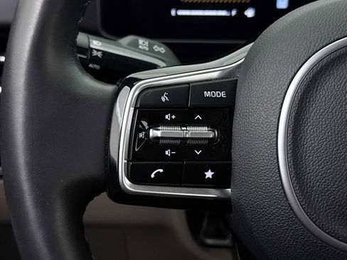 Certified 2025 Kia Carnival image 35