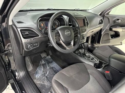 Used 2019 Jeep Cherokee Latitude w/ Popular Appearance Group AWD/4WD image 10