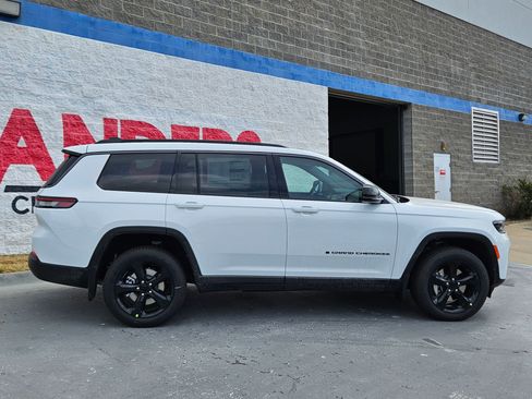 New 2026 Jeep Grand Cherokee L Limited image 8