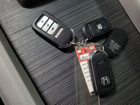 Used 2020 Honda Pilot LX image 15