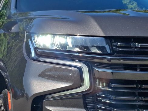 Used 2021 Chevrolet Suburban RST w/ Max Trailering Package AWD/4WD image 9