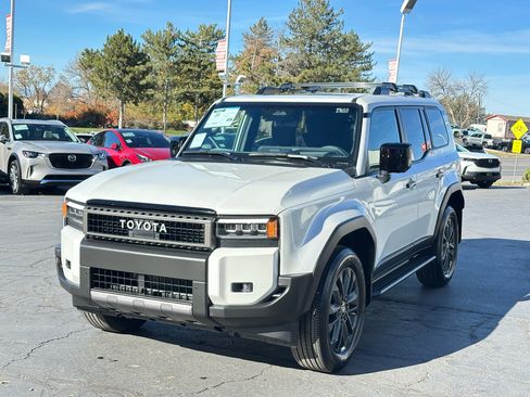 Used 2024 Toyota Land Cruiser image 16