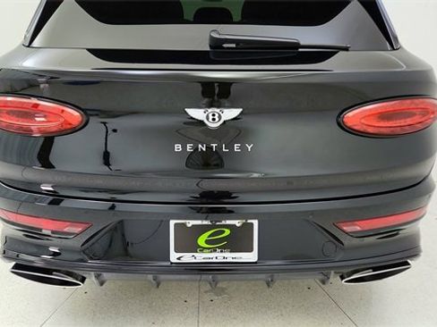 Used 2022 Bentley Bentayga Speed image 11