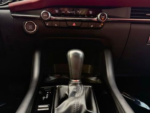 Used 2025 MAZDA MAZDA3 Hatchback w/Premium Plus Pkg image 28