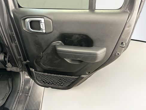 Used 2022 Jeep Gladiator Sport image 31