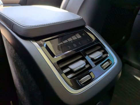 Used 2021 Volvo XC90 T8 Inscription image 34