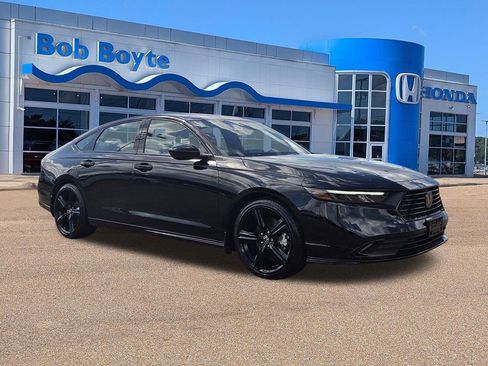 Used 2024 Honda Accord Sport image 3
