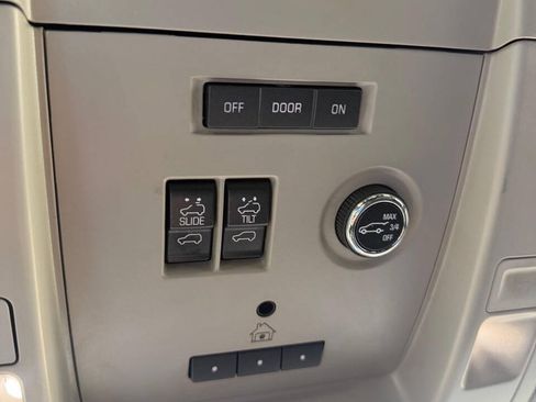 Used 2016 GMC Yukon Denali AWD/4WD image 29