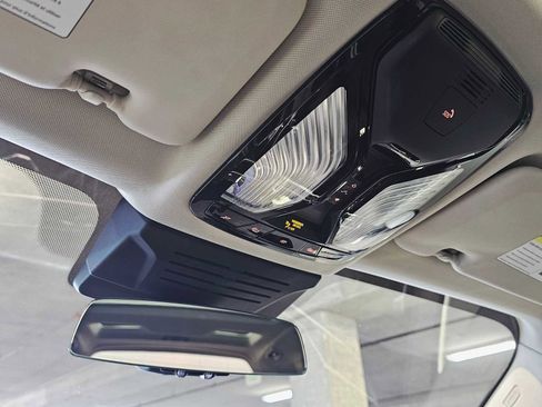 Used 2024 BMW X7 xDrive40i image 21