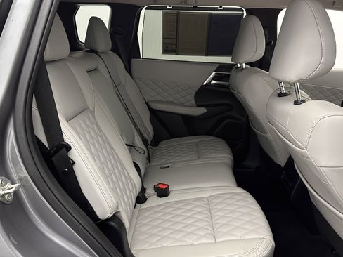 Used 2024 Mitsubishi Outlander SEL FWD image 33