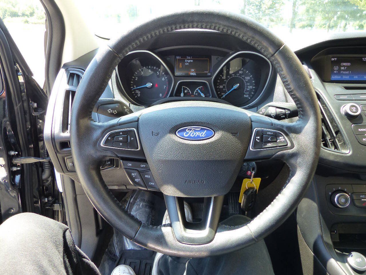 Used 2016 Ford Focus SE w/ SE Cold Weather Package FWD image 24