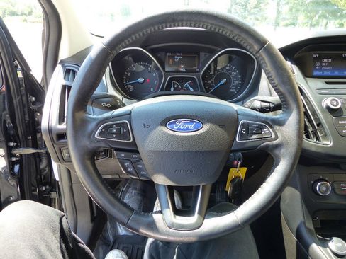 Used 2016 Ford Focus SE w/ SE Cold Weather Package FWD image 24