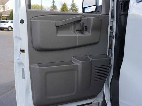 Used 2017 Chevrolet Express 2500 LS RWD image 14