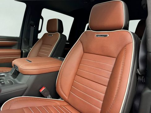 New 2026 GMC Sierra 2500 Denali Ultimate AWD/4WD image 9
