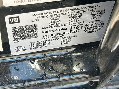 Used 2024 GMC Sierra 1500 AT4 w/ Technology Package AWD/4WD image 34