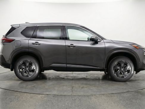 Used 2025 Nissan Rogue SV AWD/4WD image 11