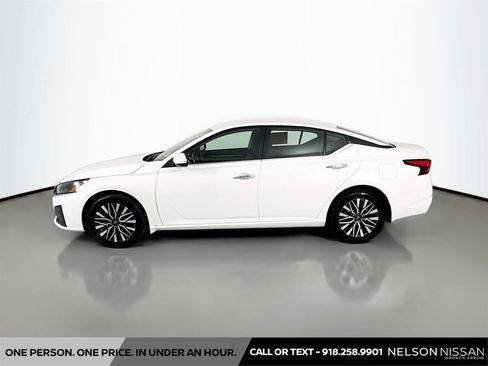 Certified 2023 Nissan Altima 2.5 SV AWD/4WD image 8