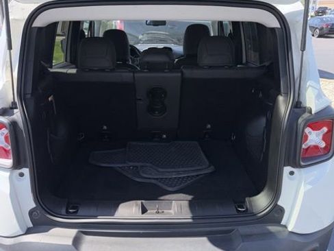 Used 2020 Jeep Renegade Limited AWD/4WD image 6