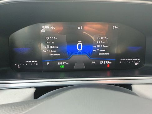 Used 2025 Volkswagen Taos SE AWD/4WD image 2