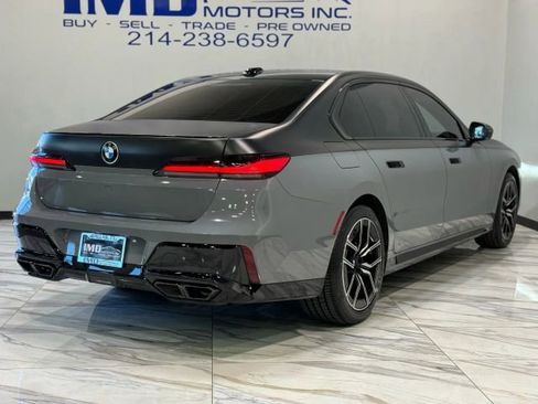 Used 2025 BMW 760i xDrive w/ Executive Package AWD/4WD image 57