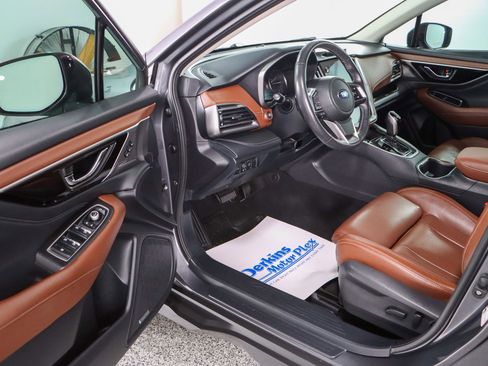 Used 2022 Subaru Outback Touring image 3