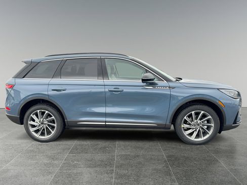 New 2026 Lincoln Corsair Premiere image 6