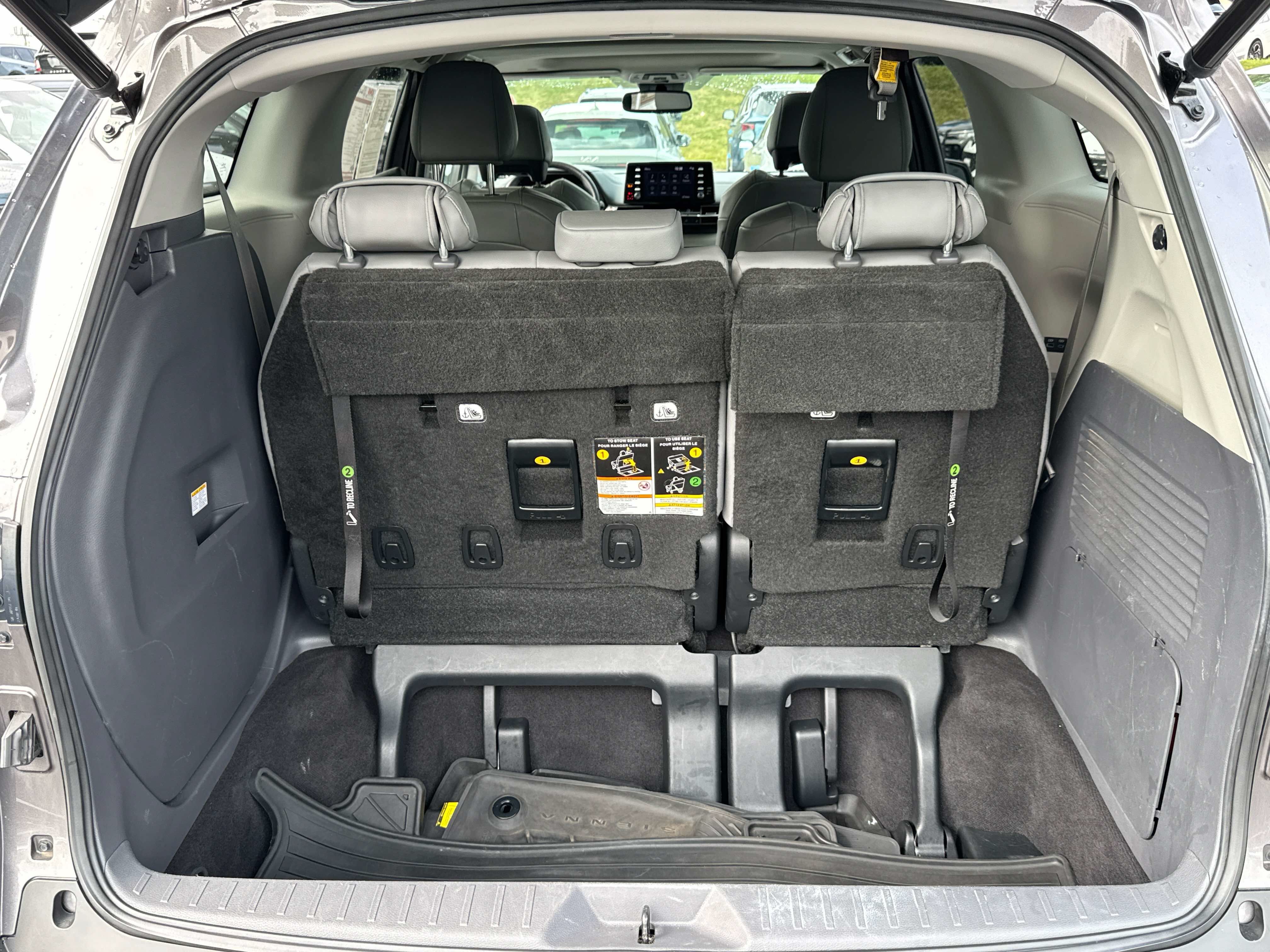 Used 2021 Toyota Sienna XLE FWD image 31
