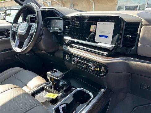 Used 2024 GMC Sierra 1500 SLT w/ SLT Premium Package AWD/4WD image 19