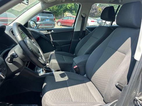 Used 2014 Volkswagen Tiguan S FWD image 11