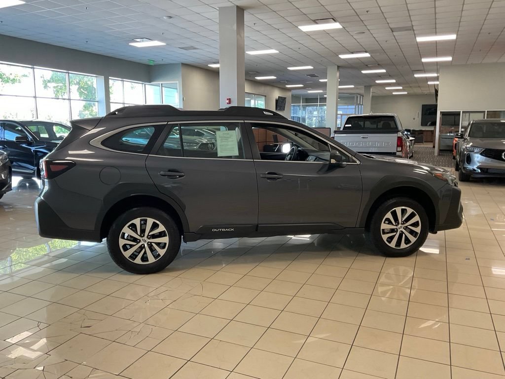 Used 2024 Subaru Outback AWD/4WD image 7