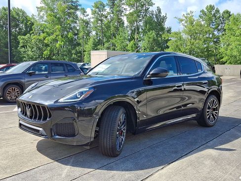 New 2025 Maserati Grecale GT image 10