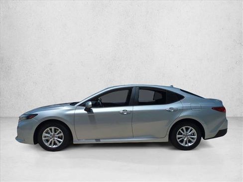 Used 2025 Toyota Camry LE w/ Convenience Package FWD image 9