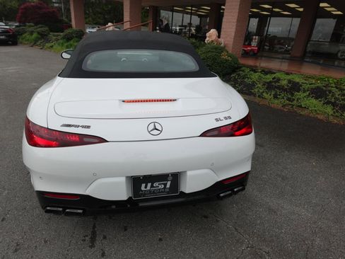 Used 2024 Mercedes-Benz SL 55 AMG 4MATIC image 3