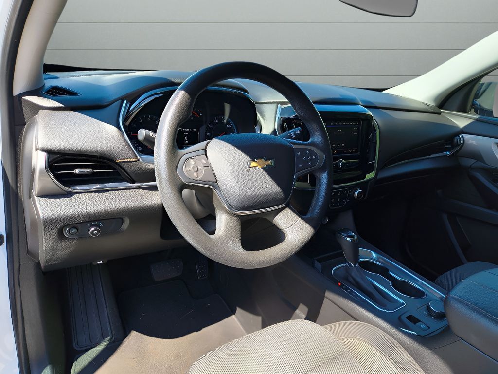 Used 2020 Chevrolet Traverse LS FWD image 17