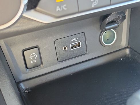 Used 2025 Nissan Sentra S FWD image 27