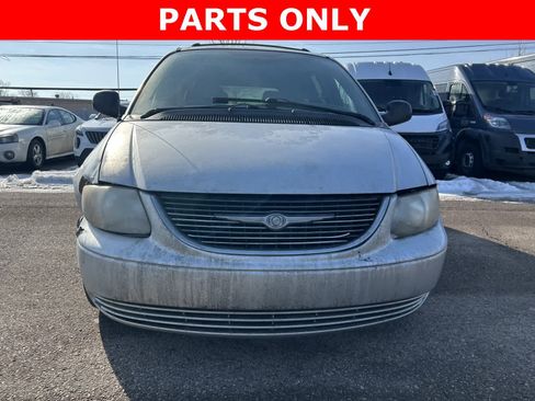 Used 2003 Chrysler Town & Country EX image 8