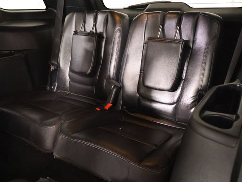 Used 2019 Ford Explorer XLT w/ Equipment Group 202A FWD image 14