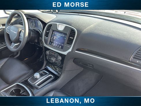 Used 2023 Chrysler 300 Touring L image 27