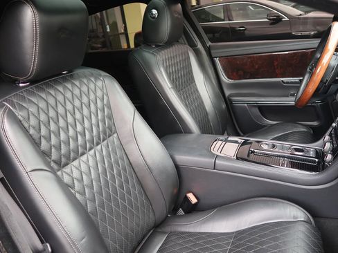Used 2017 Jaguar XJ R-Sport image 28