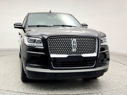 Used 2024 Lincoln Navigator Reserve image 2