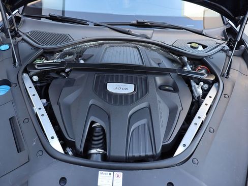 Used 2018 Porsche Panamera 4 image 60