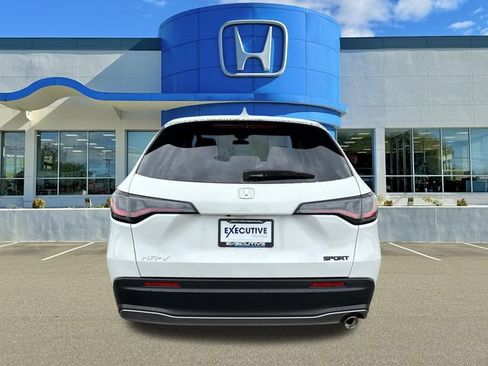 Used 2025 Honda HR-V Sport image 3