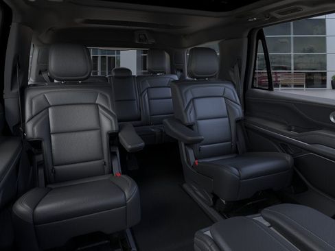 New 2026 Lincoln Navigator Reserve w/ Jet Appearance Package AWD/4WD image 11