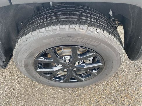 Used 2025 Jeep Grand Cherokee Altitude AWD/4WD image 42