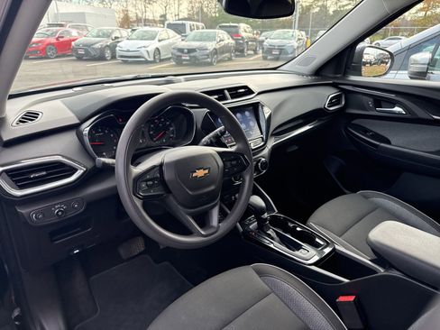 Used 2023 Chevrolet TrailBlazer LT w/ Convenience Package image 16