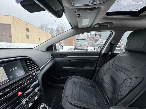 Used 2019 Hyundai Elantra Limited w/ Ultimate Package 02 FWD image 19