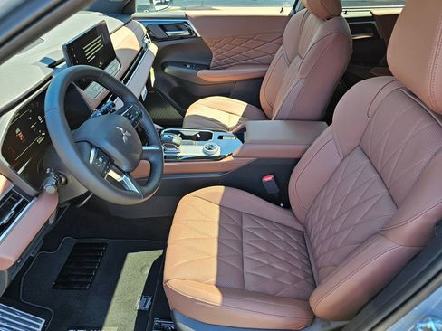 New 2025 Mitsubishi Outlander SEL image 7